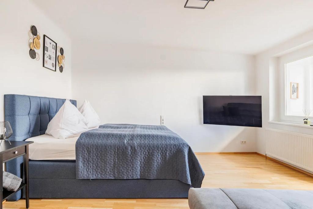 Eddie's Premium & Sweet Home Contactless SelfCheckIn, Vienna