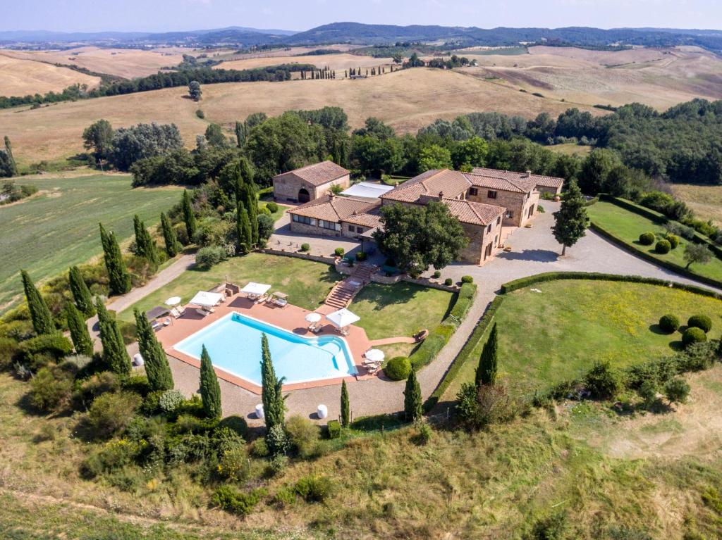 Bazén v ubytování Agriturismo Pometti - Villa Boscarello nebo v jeho okolí