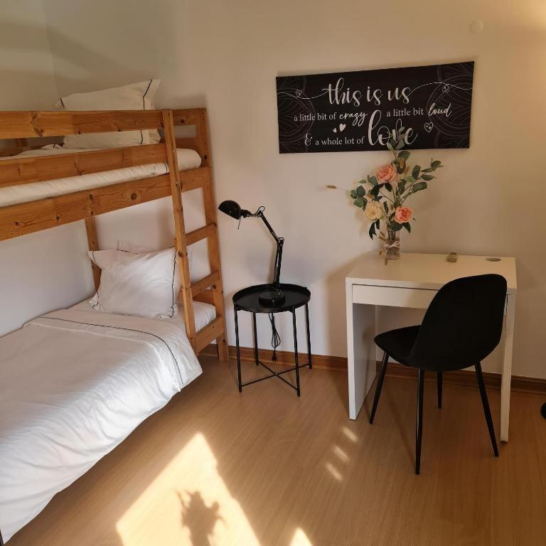 Postel nebo postele na pokoji v ubytování Kubata Hill
