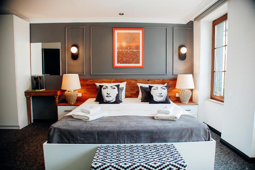 Postel nebo postele na pokoji v ubytování Istiklal Street Taksim House Yamalya Hotel