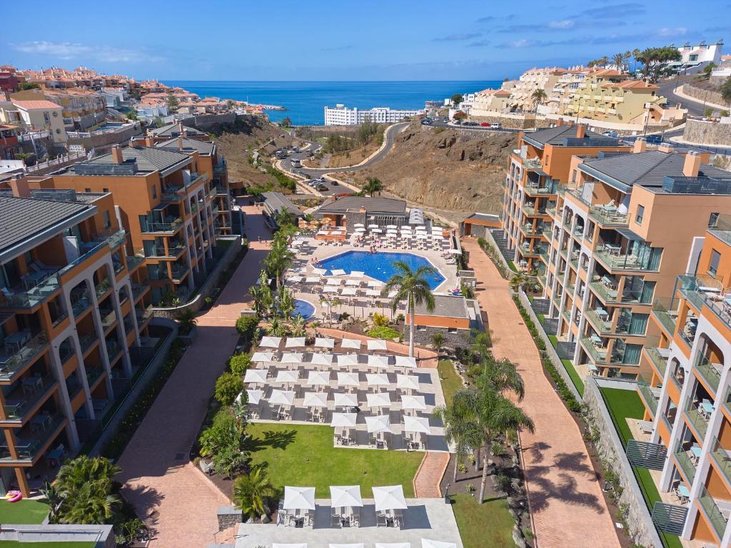 The swimming pool at or close to Arguineguín Park By Servatur VV
