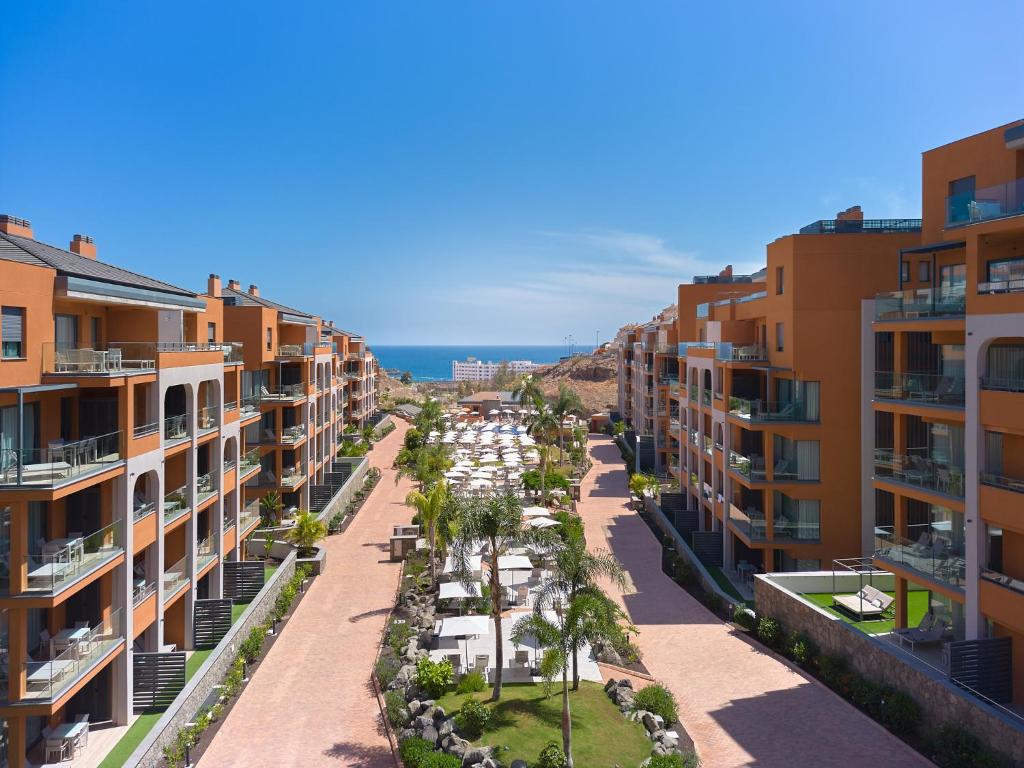 The building in which the holiday home is located