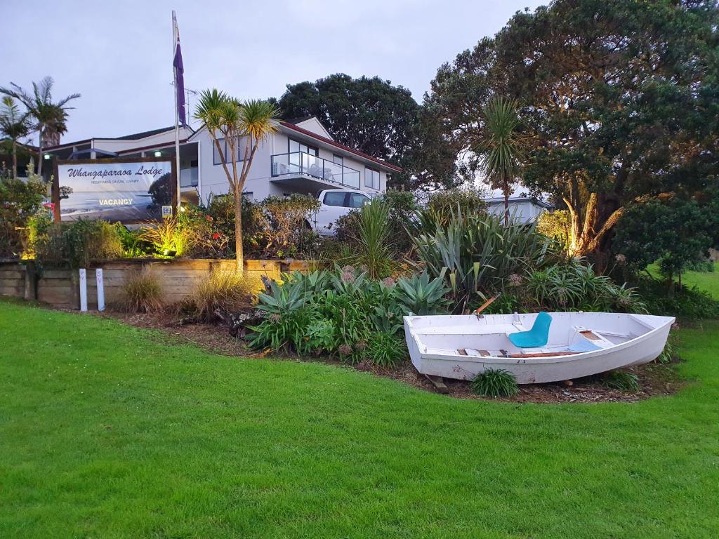 Zahrada ubytování Whangaparaoa Lodge