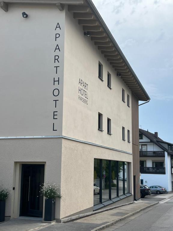 Budova, kde se aparthotel nachází