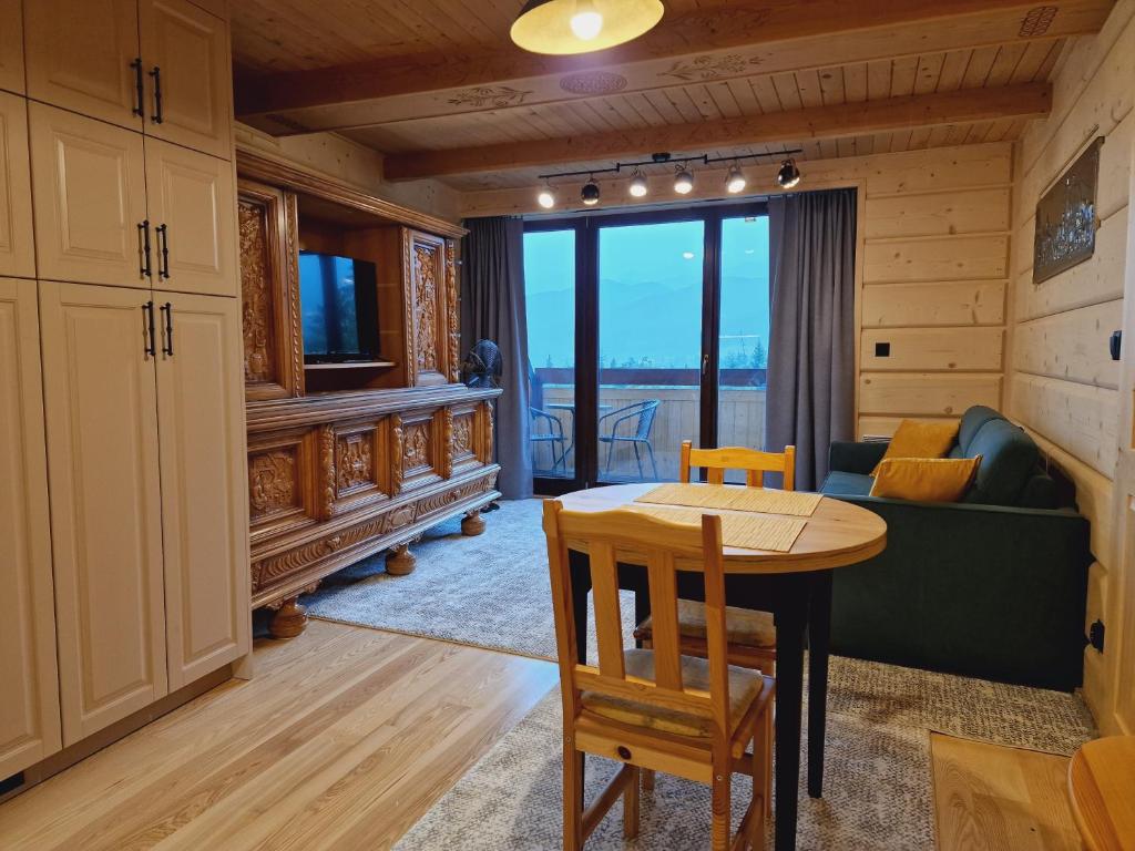 Posedenie v ubytovaní ZAKOapartamenty BUTOROWY RESIDENCE