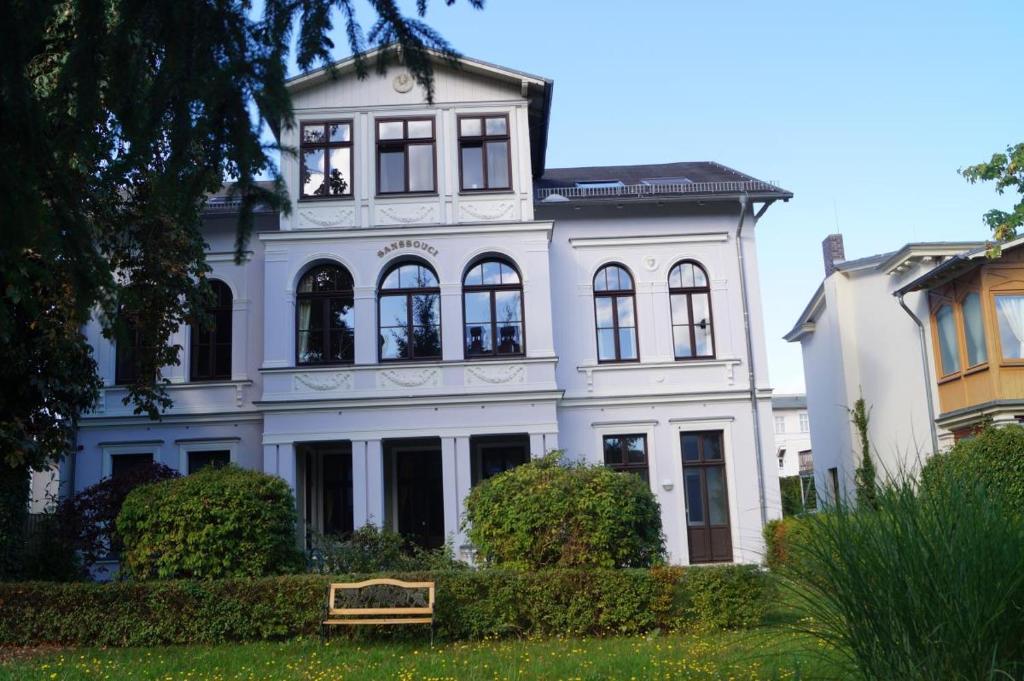 Κήπος έξω από το 'Kaiserliche' Wohnung mit 3 SZ, 2 Bädern und Whirlwanne