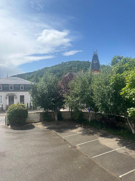 Nespecifikovaný výhled na hory nebo výhled na hory při pohledu z hotelu