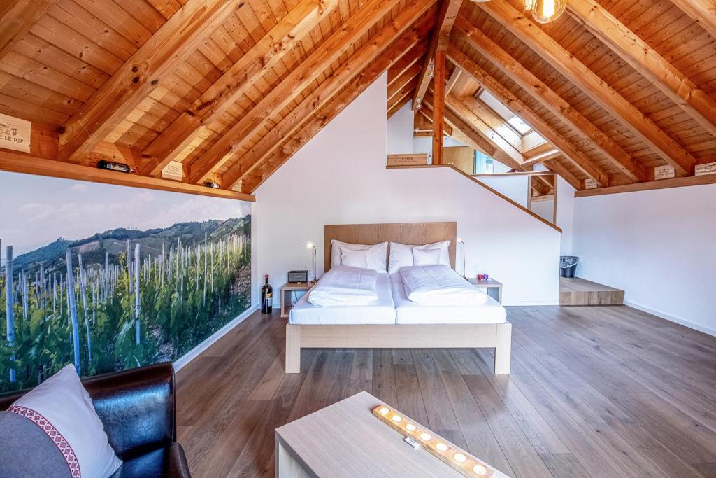 Postel nebo postele na pokoji v ubytování Hirschen Erlinsbach Swiss Quality