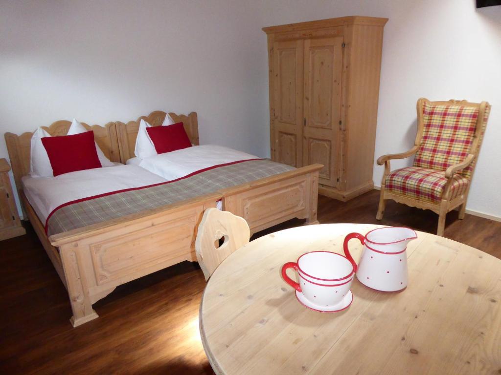 Letto o letti in una camera di Hotel Roseg-Gletscher