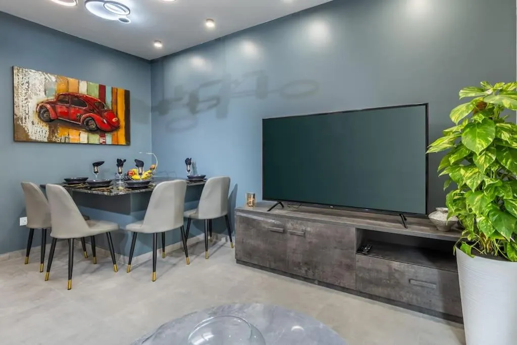 Nocturnal Elegance Apartment by Solea