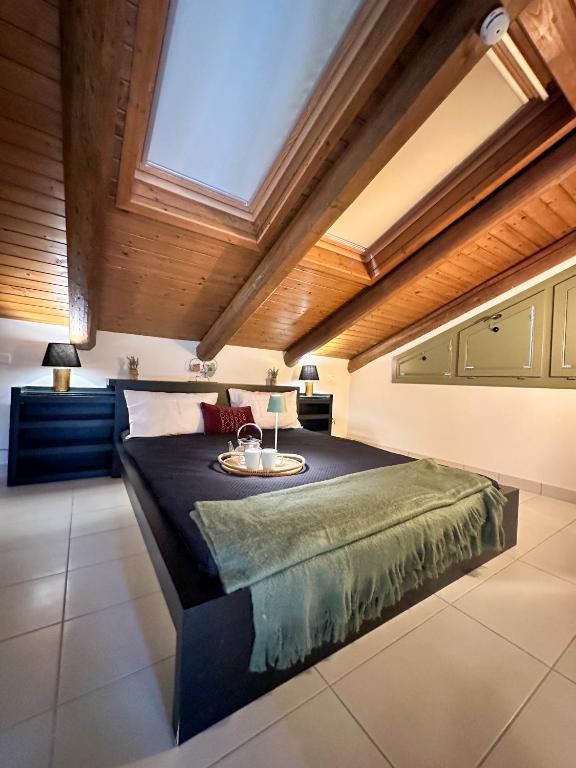 Postel nebo postele na pokoji v ubytování Just Langhe Casa Barolo
