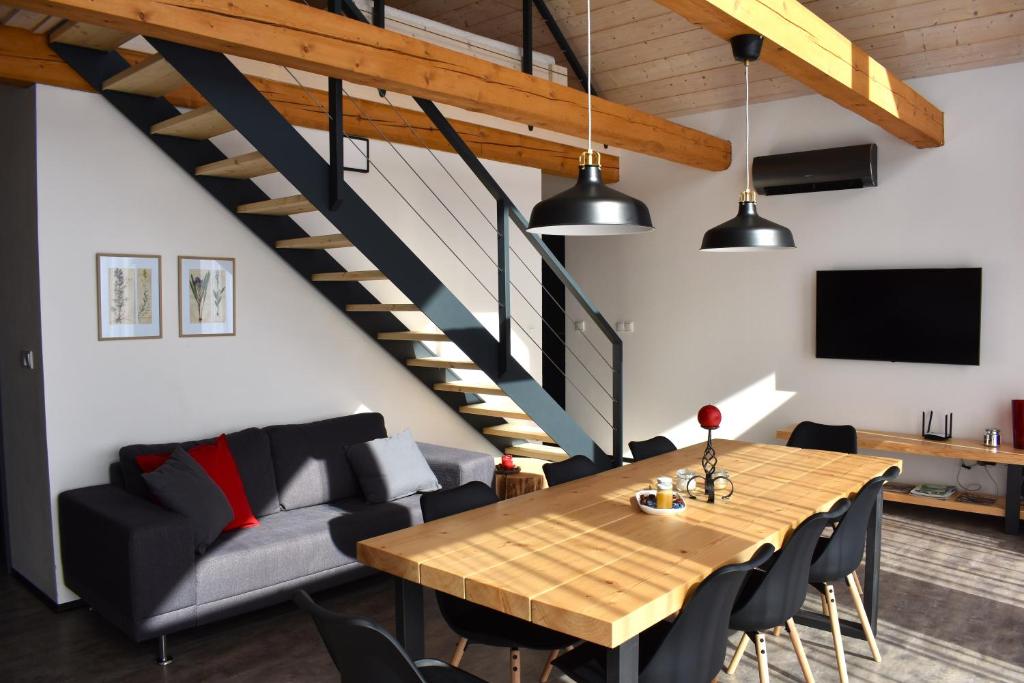 TV a/nebo společenská místnost v ubytování Apartmány Na Smrčku