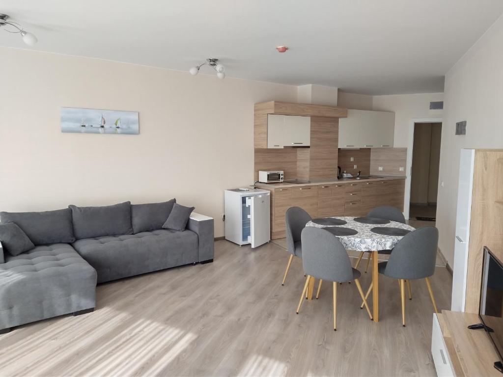 Gallery image of Apart Allure Dobi in Primorsko