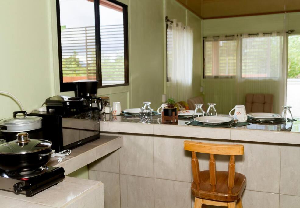 Kuchyň nebo kuchyňský kout v ubytování Casita Colorada, Sierpe de Osa