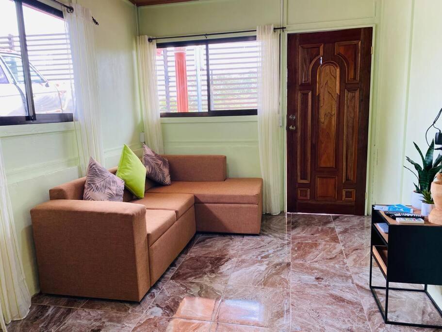 Posezení v ubytování Casita Colorada, Sierpe de Osa