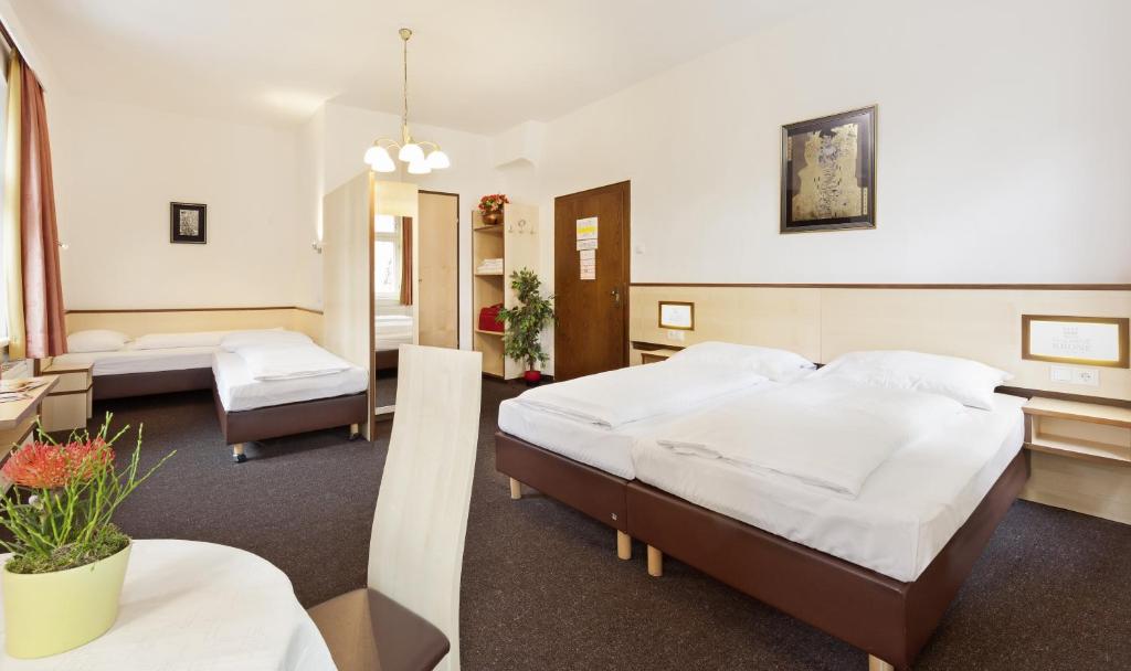 Hotel Goldene Krone Innsbruck - Resim 38