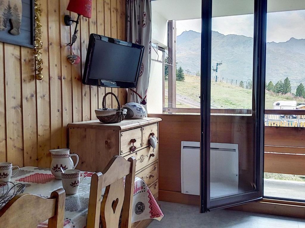 Studio lumineux avec balcon au pied des pistes - FR-1-344-175