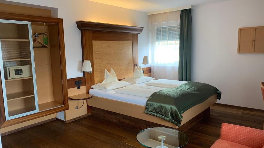 Postel nebo postele na pokoji v ubytování Kremstalerhof