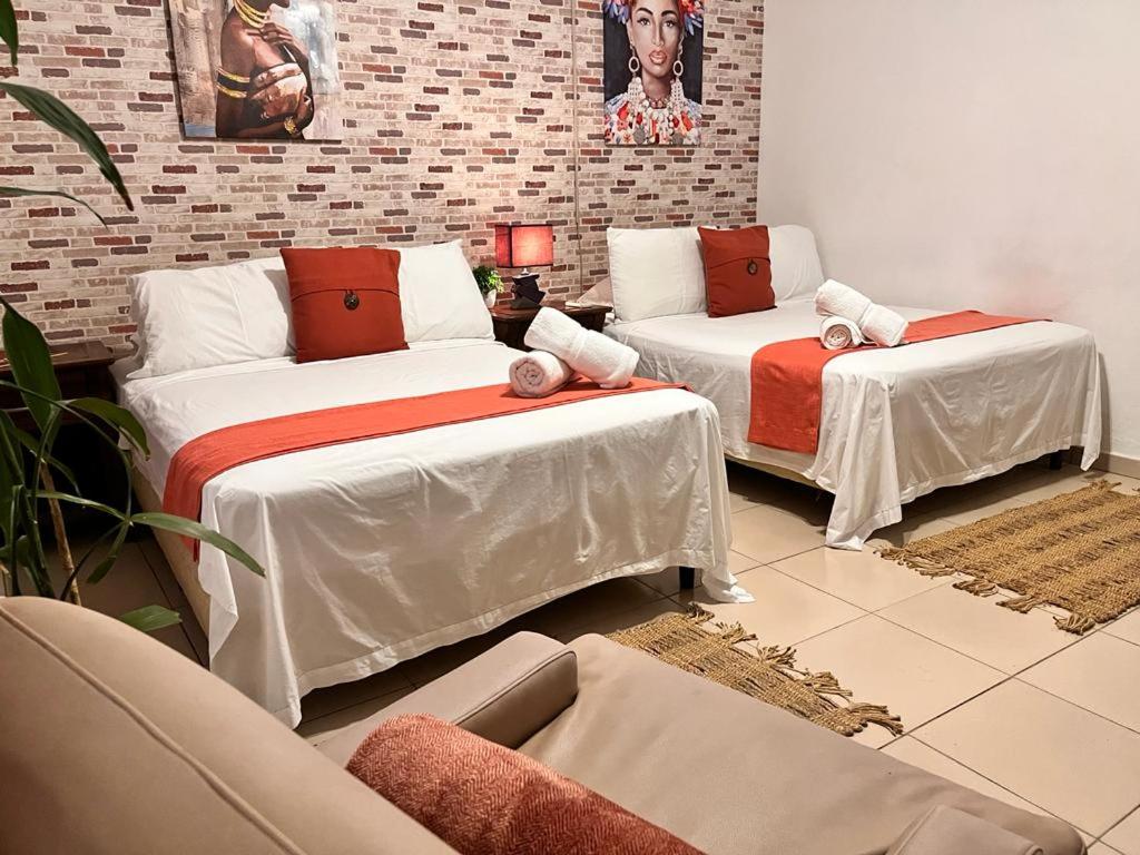 Panama House Bed & Breakfast - 