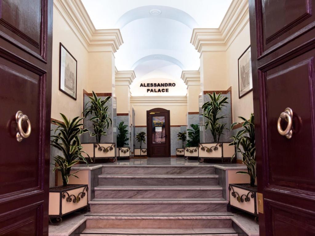 A fachada ou entrada de Alessandro Palace & Bar