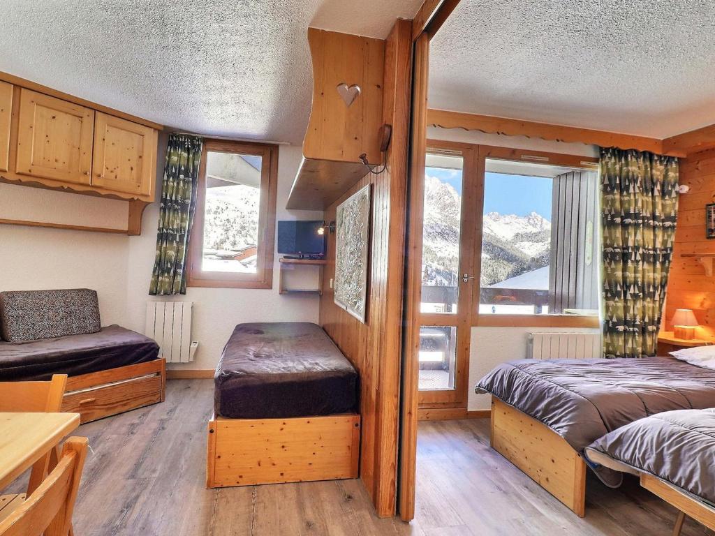 Studio divisible skis aux pieds, proche commerces, Wi-Fi