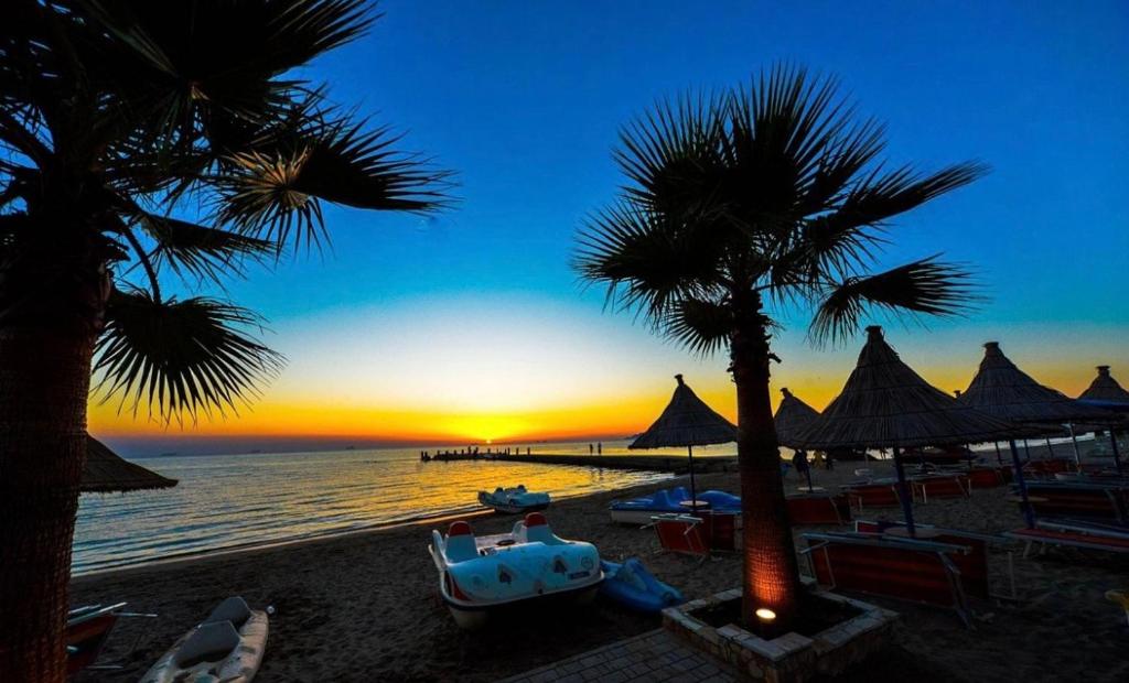 Avenue by the Sea -Pamje Deti