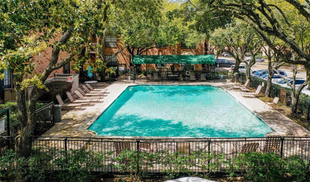 Piscina di The Reside Fully Furnished Condos - Medical Stays Welcome o nelle vicinanze