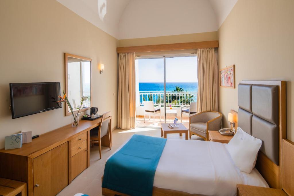TV a/nebo společenská místnost v ubytování Hotel Bel Azur Thalasso & Bungalows