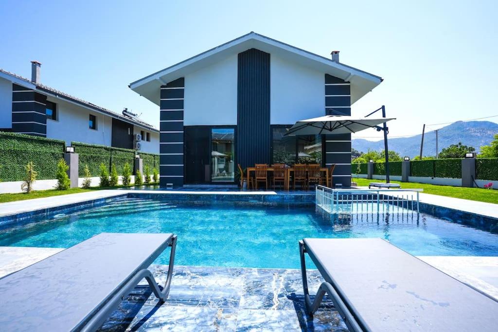Bazén v ubytování Dalyan Villa Alba nebo v jeho okolí