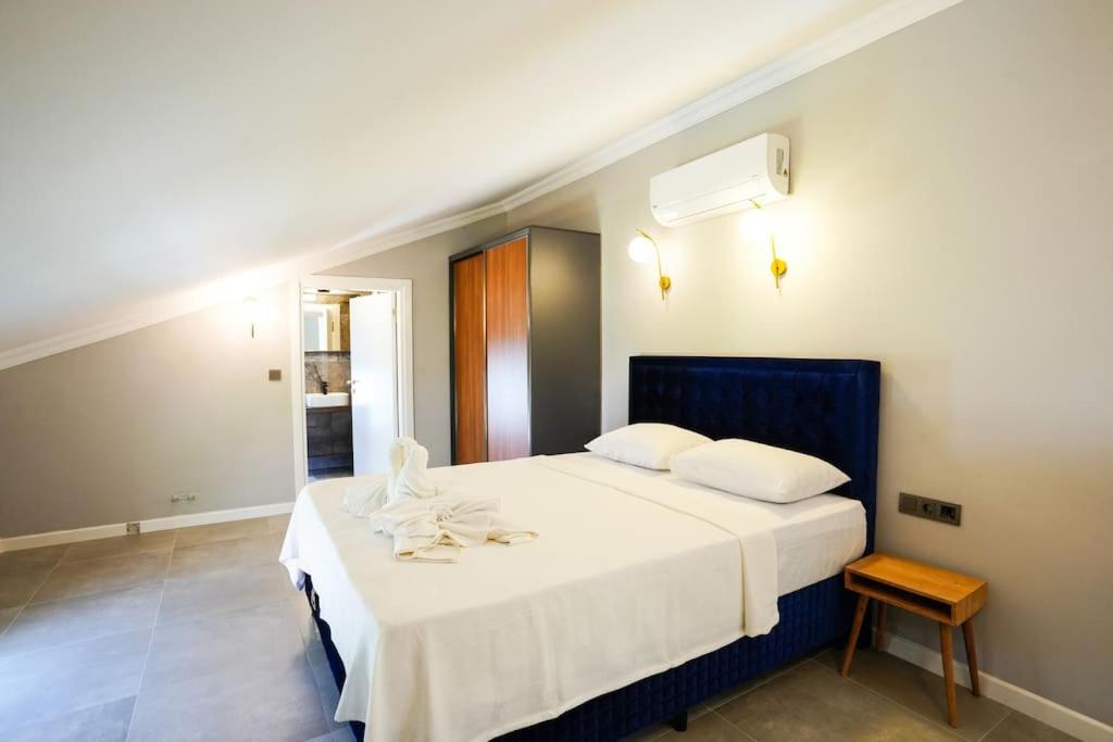 Postel nebo postele na pokoji v ubytování Dalyan Villa Alba
