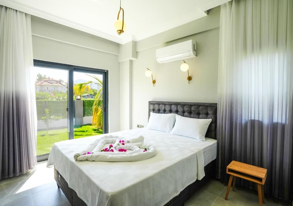Postel nebo postele na pokoji v ubytování Dalyan Villa Alba