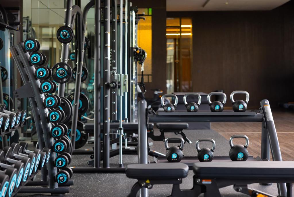 Fitness centrum a/nebo fitness zařízení v ubytování Guangzhou Marriott Hotel Baiyun