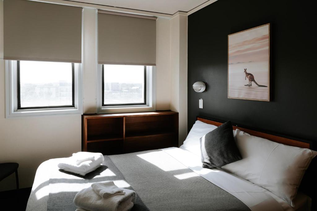 
Standard Family (Twin) Room with Shared Bathroom
