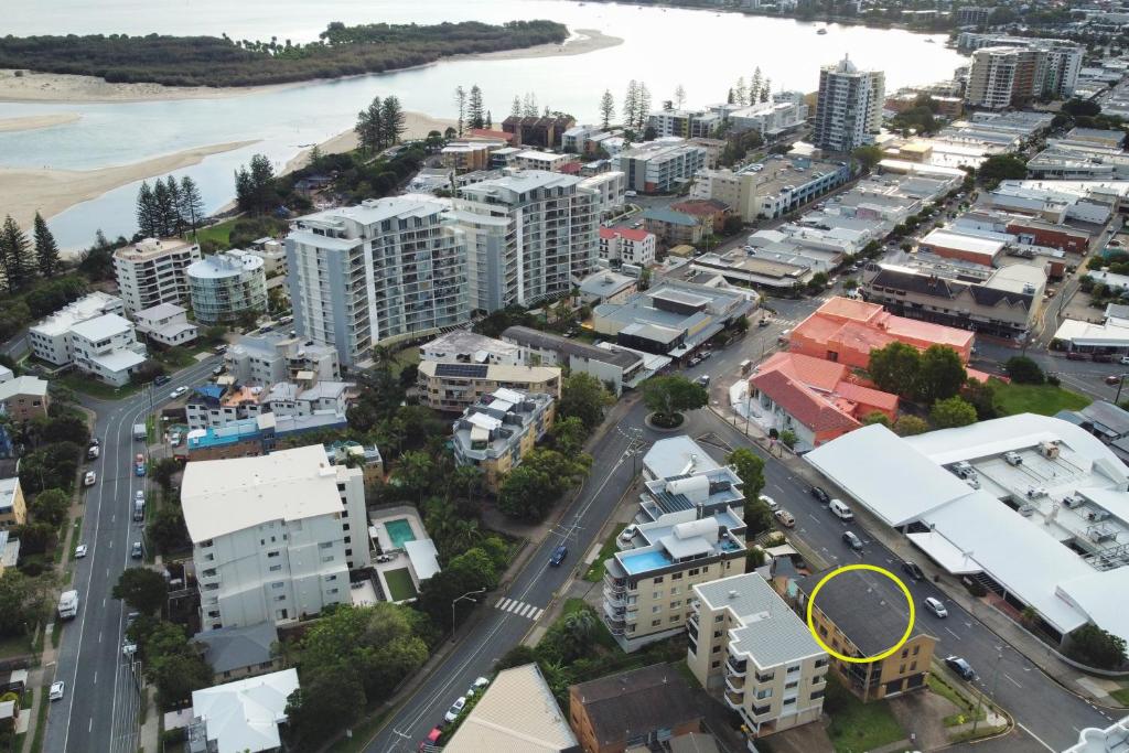 Nespecifikovaný výhled na destinaci Caloundra nebo výhled na město při pohledu z apartmánu