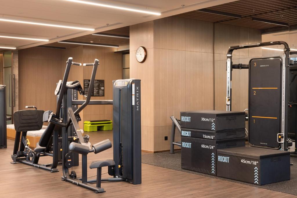 Fitness centrum a/nebo fitness zařízení v ubytování Four Points by Sheraton Guangzhou, Baiyun