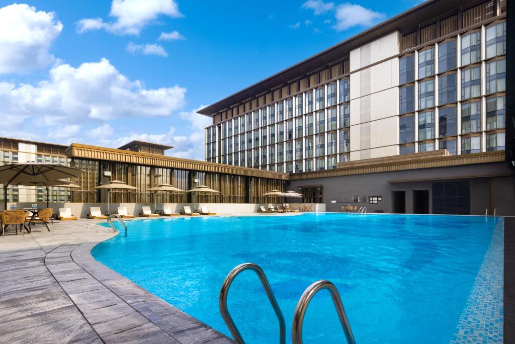 Bazén v ubytování Four Points by Sheraton Guangzhou, Baiyun nebo v jeho okolí