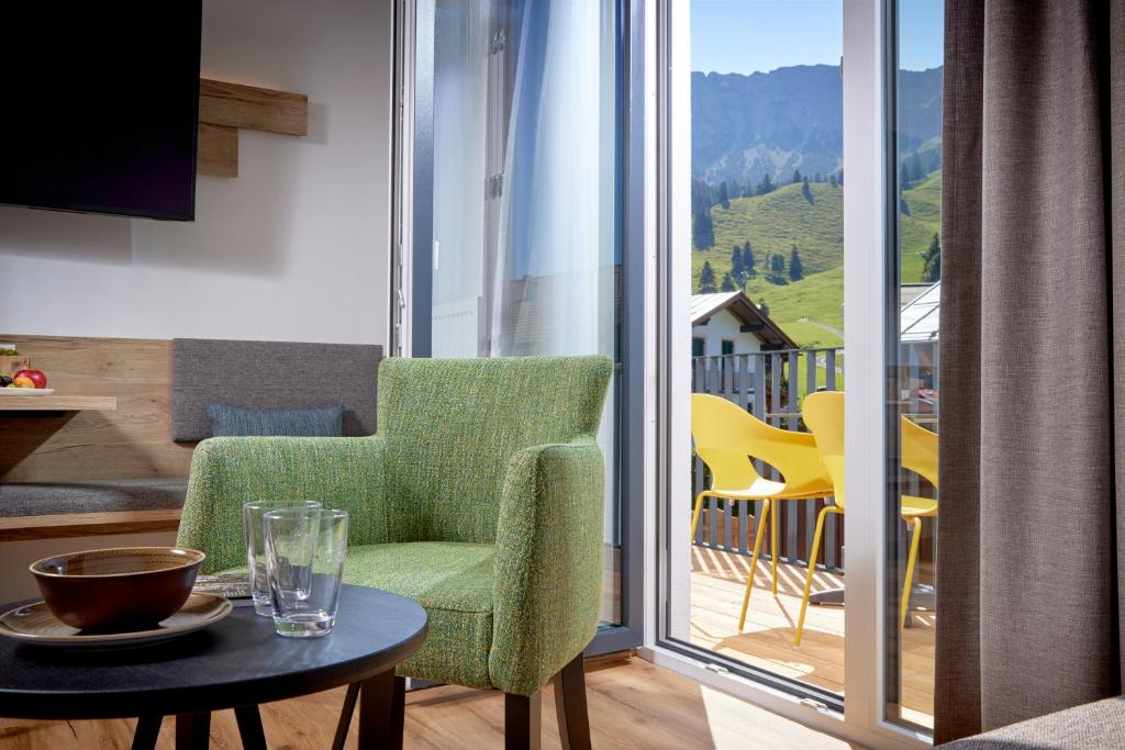 Nespecifikovaný výhled na hory nebo výhled na hory při pohledu z hotelu