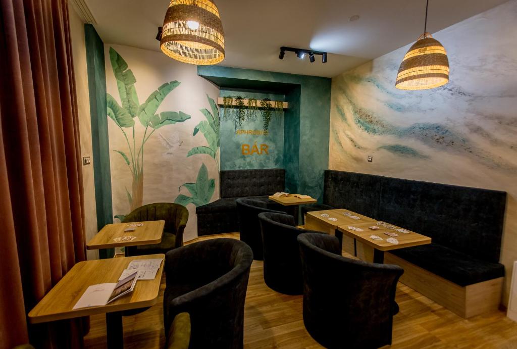 A seating area at Hotel Venus
