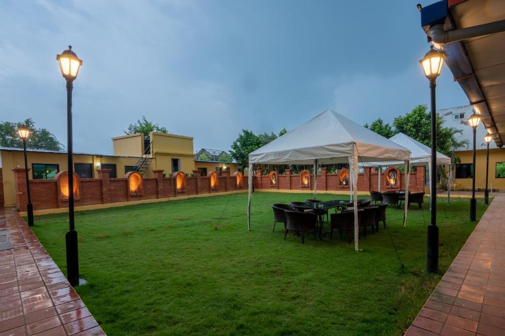 Zahrada ubytování Hotel Ratnasambhava