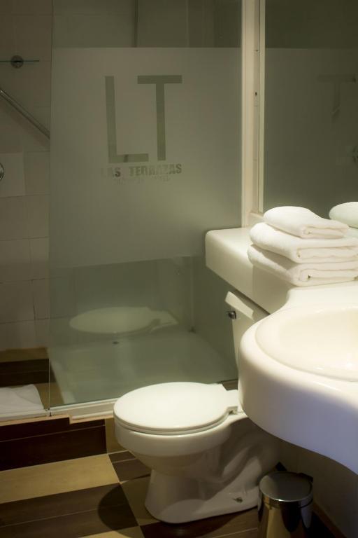 Un baño de Hotel Las Terrazas Business