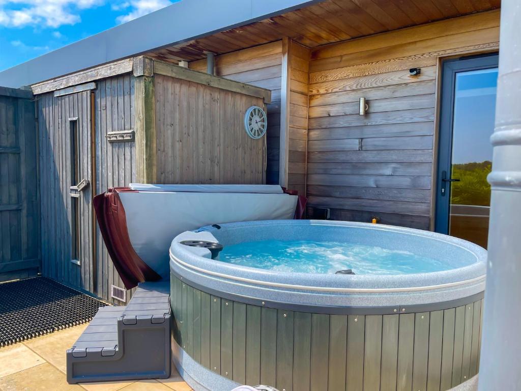 Fotografie z fotogalerie ubytování The Retreat, Sauna & Hot Tub, Charming & Cosy Gem v destinaci Blandford Forum