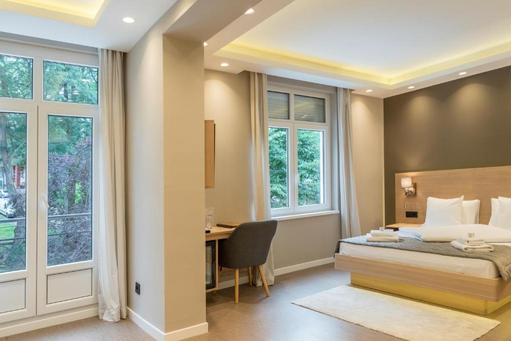 Emilia Lux Rooms - 豪华双人房间与阳台