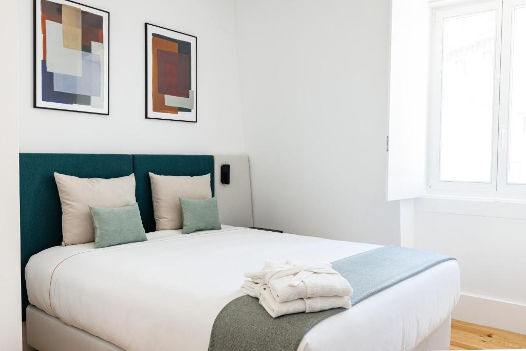 The House on the Pink Street in Lisbon - 17