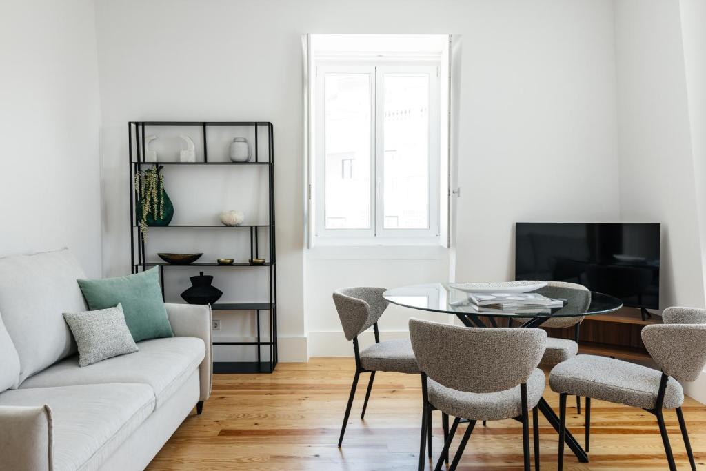 The House on the Pink Street in Lisbon - 15