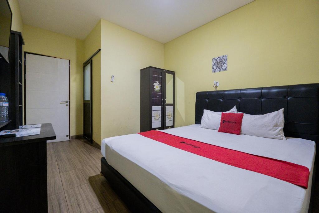 RedDoorz near Surabaya Town Square - Habitación Doble