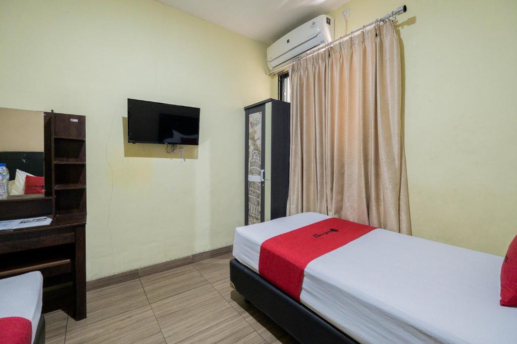 RedDoorz near Surabaya Town Square - Habitación Doble