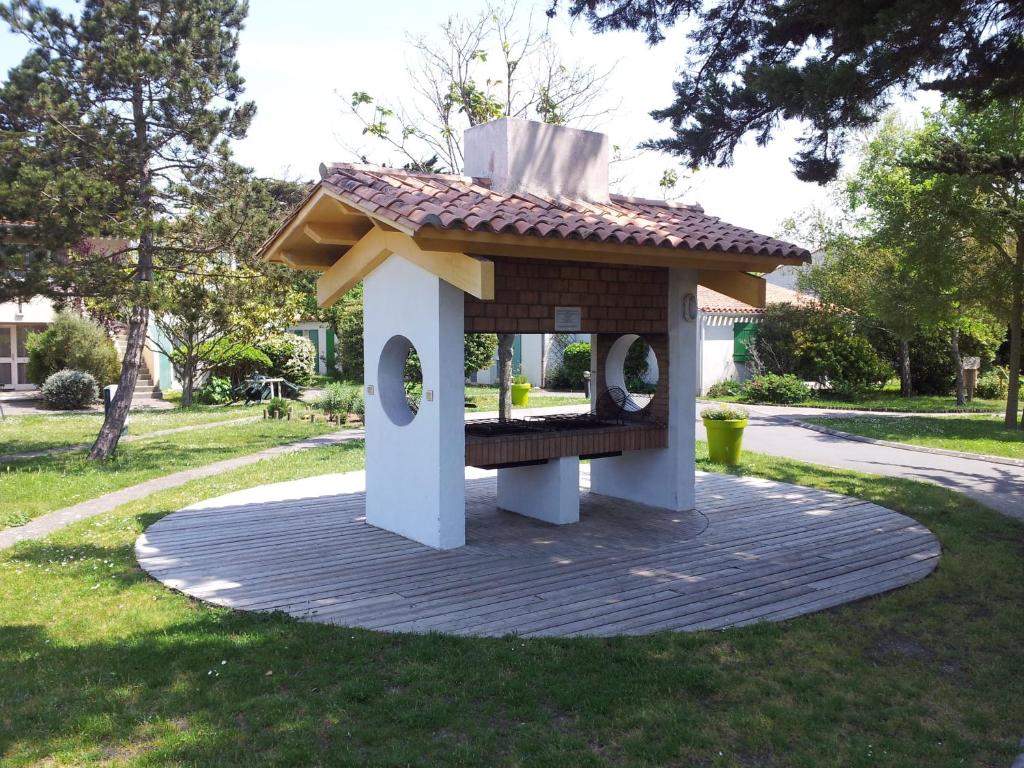 Zahrada ubytování VVF Résidence Île de Ré Ars-en-Ré
