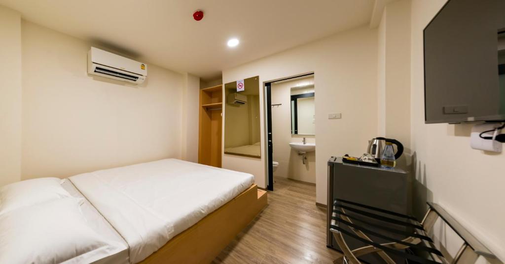 P18 Hotel Bangkok - 1