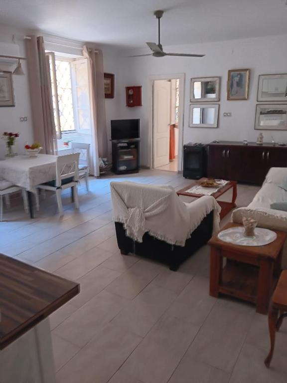 Alex and Renate, Valencia – Precios actualizados 2023