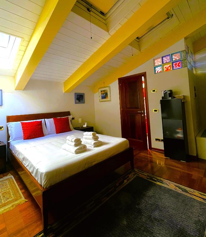 A kitchen or kitchenette at Ego' Residence Ferrara